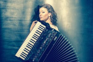 Picture of accordionist Ksenija Sidorova