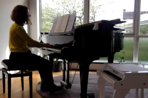 Picture of pianist Xenia Pestova Bennett