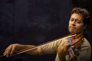 Picture of violist Lawrence Power