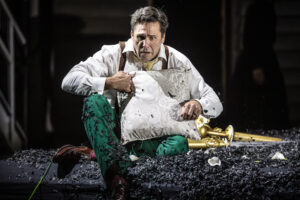 Picture of Ed Lyon in Handel's Rodelinda at Garsington Opera in 2025