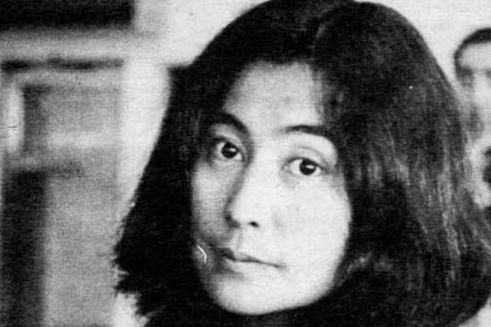 Picture of artist Yoko Ono